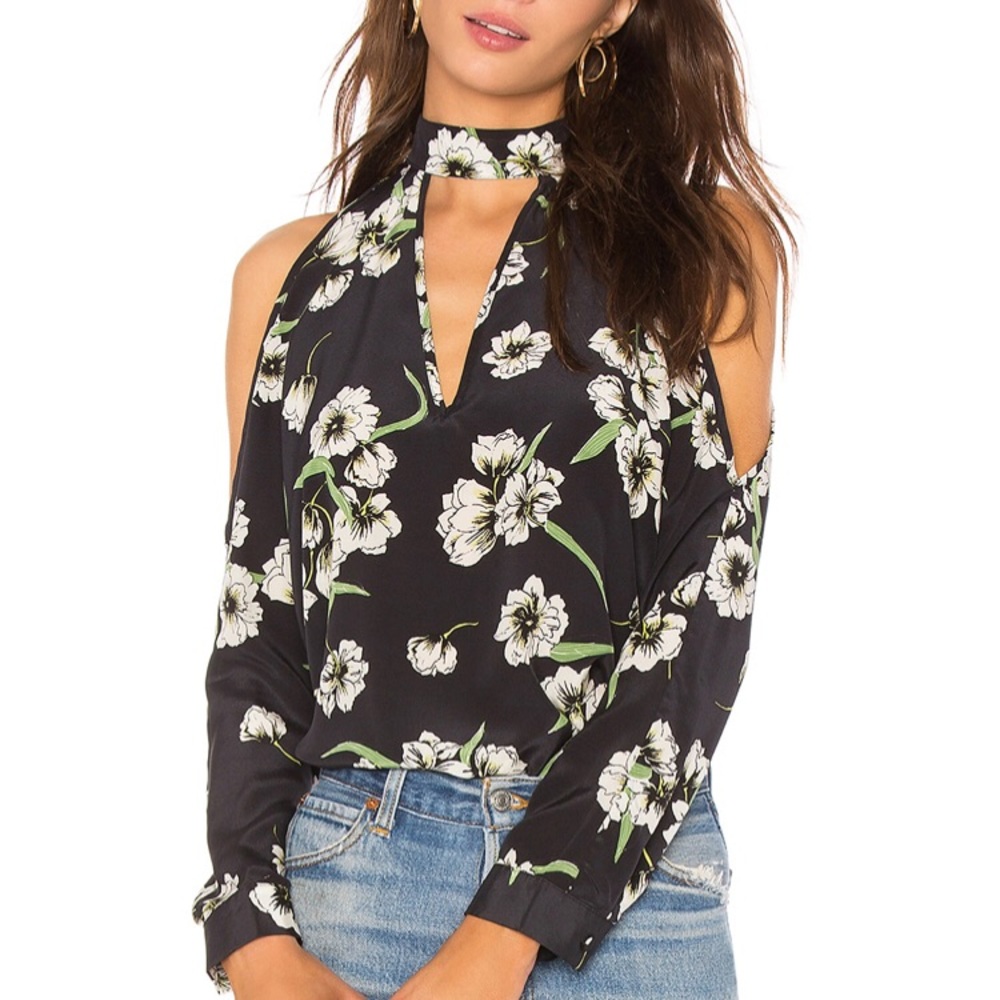 Cold shoulder top BMWT